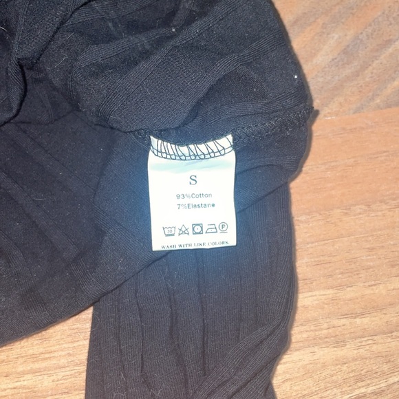 Cropped black waffle long sleeve - Picture 2 of 2